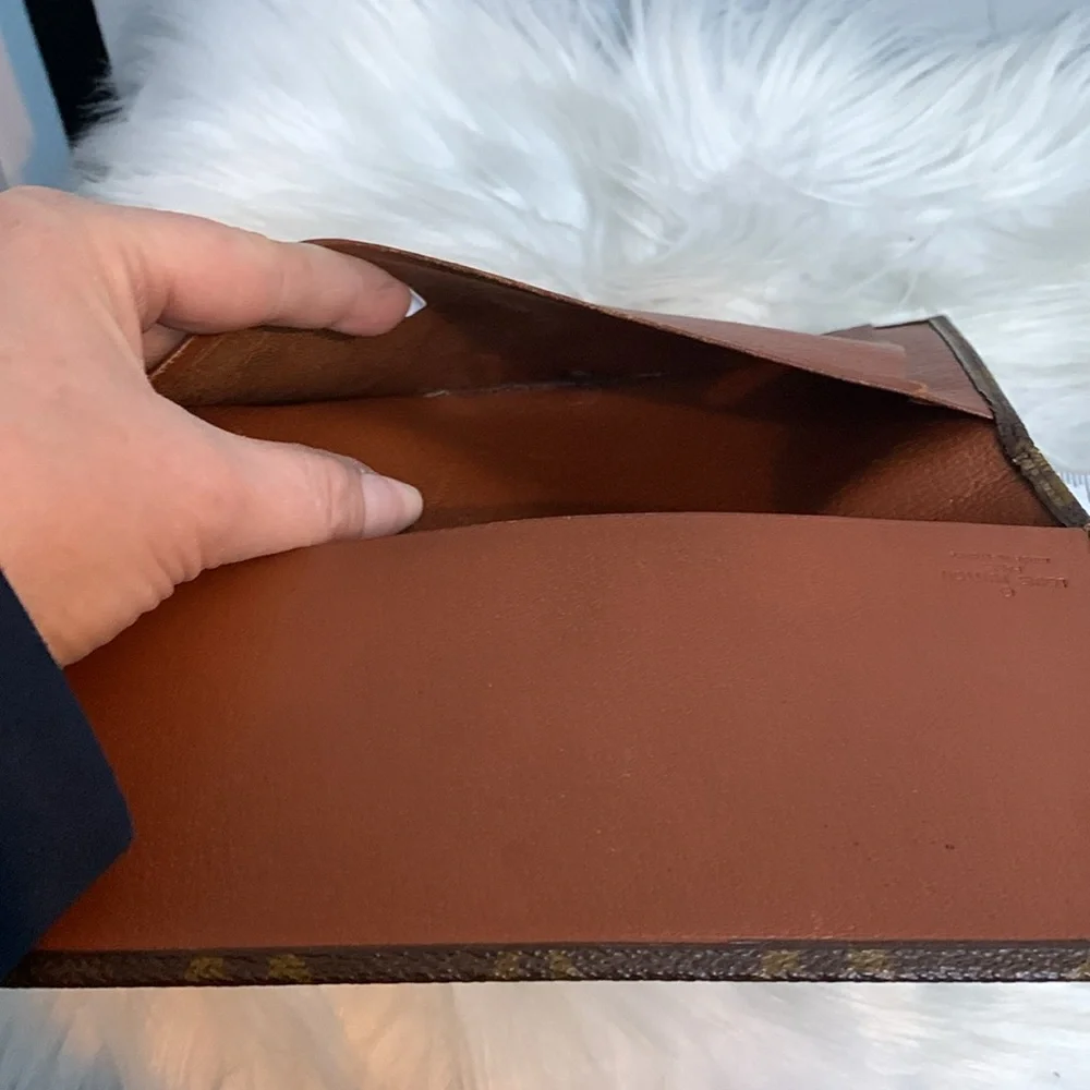 Pre-Date Code Authentic Louis Vuitton checkbook holder_15